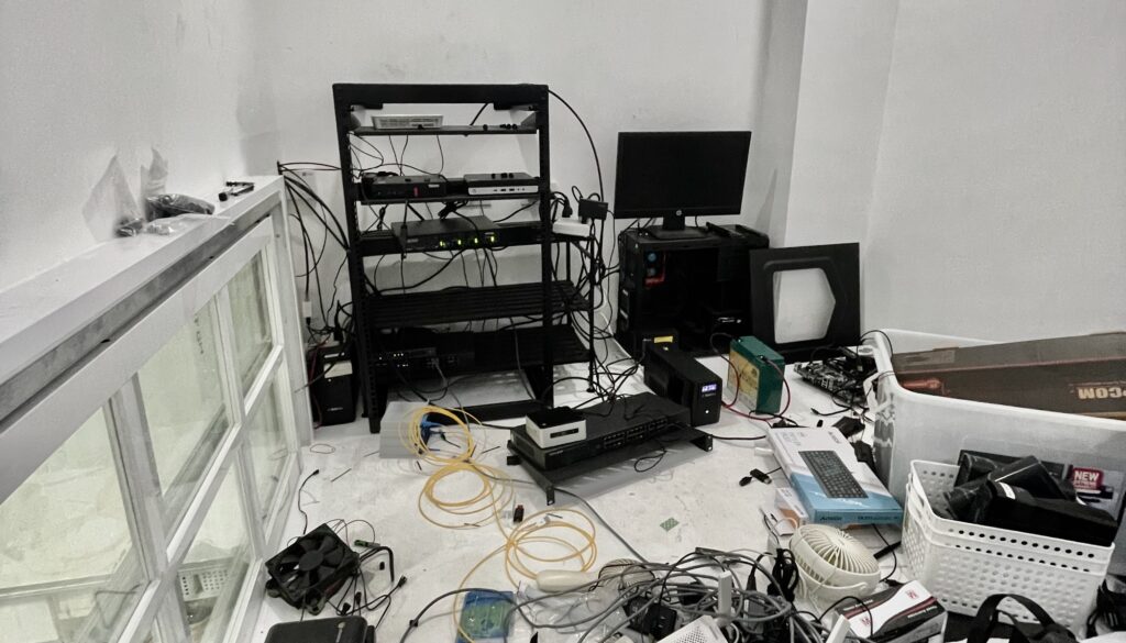 Installing an on-line UPS and homelab clean-up